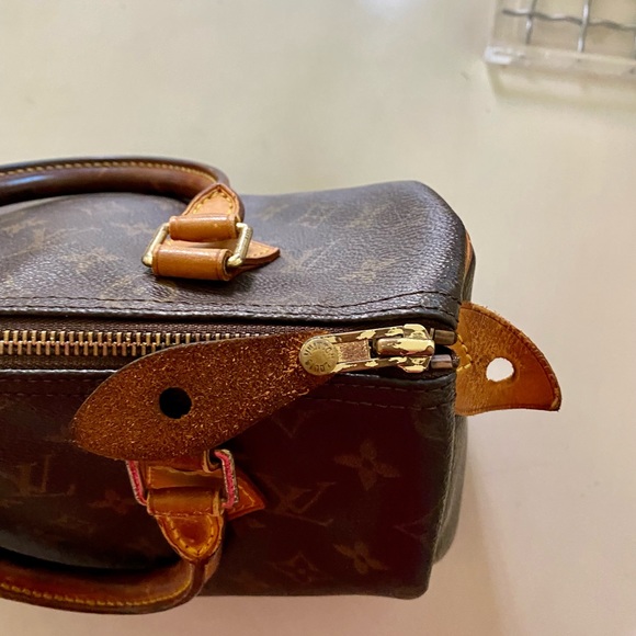 Authentic Louis Vuitton Speedy - Picture 7 of 14